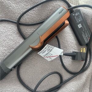 Dyson limited edition airstrait wet to dry straightener in amber silk